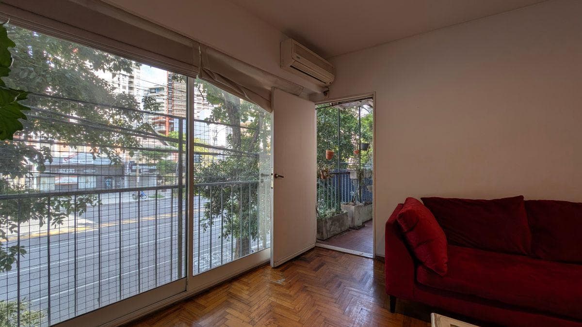 3-ROOM APARTMENT ON AV. LIBERTADOR WITH COVERED PARKING SPACE