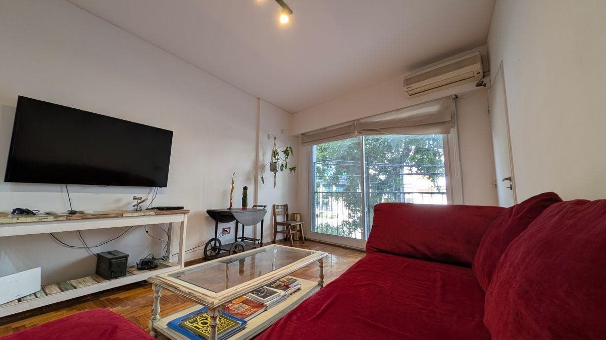 3-ROOM APARTMENT ON AV. LIBERTADOR WITH COVERED PARKING SPACE