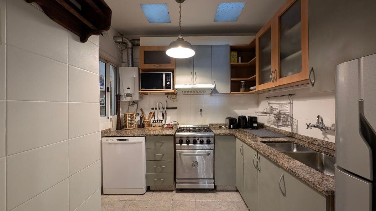 3-ROOM APARTMENT ON AV. LIBERTADOR WITH COVERED PARKING SPACE