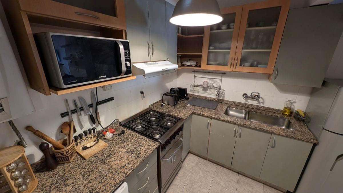 3-ROOM APARTMENT ON AV. LIBERTADOR WITH COVERED PARKING SPACE