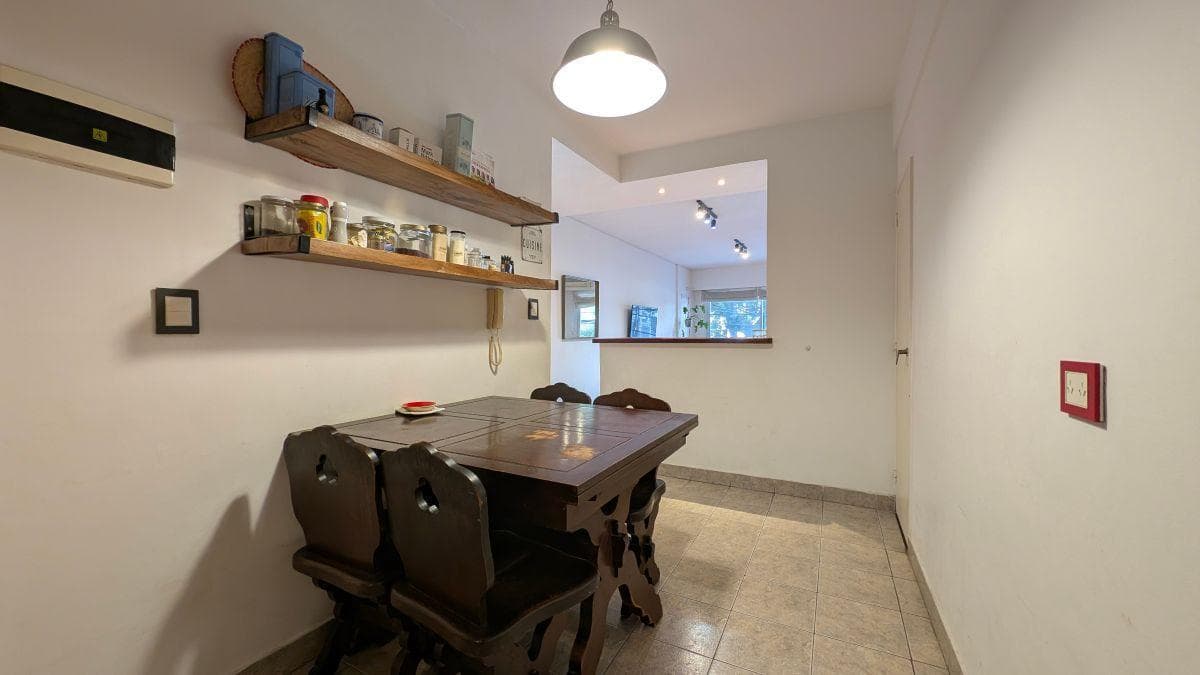 3-ROOM APARTMENT ON AV. LIBERTADOR WITH COVERED PARKING SPACE