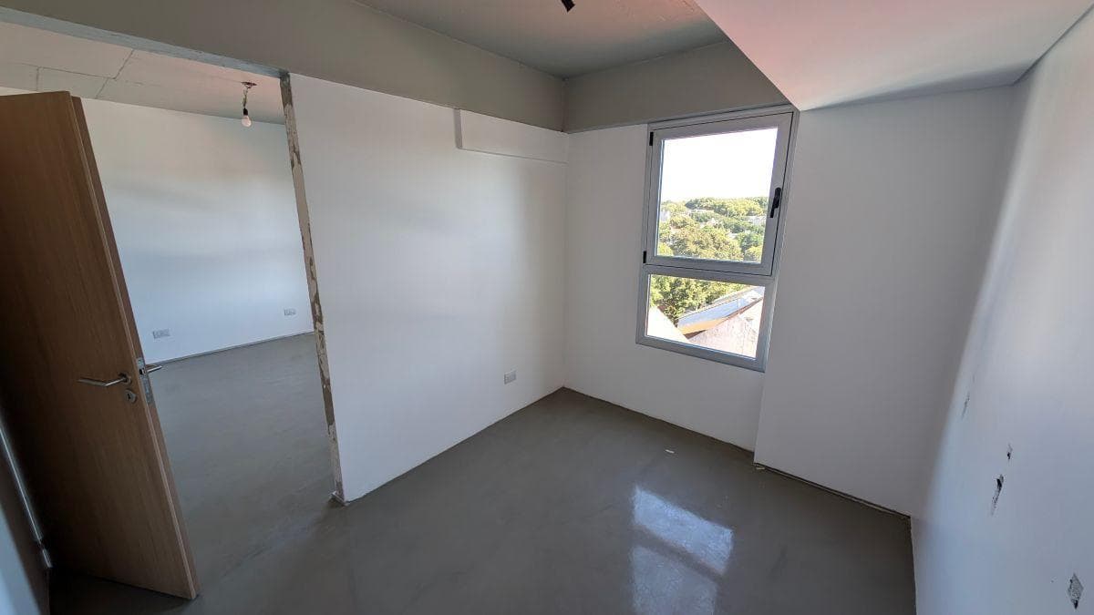 APARTMENT WITH ITS OWN TERRACE, BALCONY, AND GARAGE—TOTALING 165 M2—IN FLORIDA ESTE
