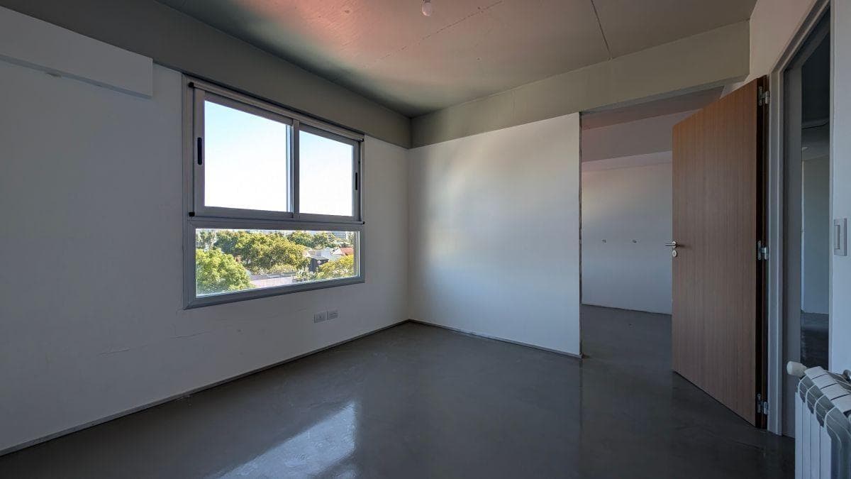 APARTMENT WITH ITS OWN TERRACE, BALCONY, AND GARAGE—TOTALING 165 M2—IN FLORIDA ESTE