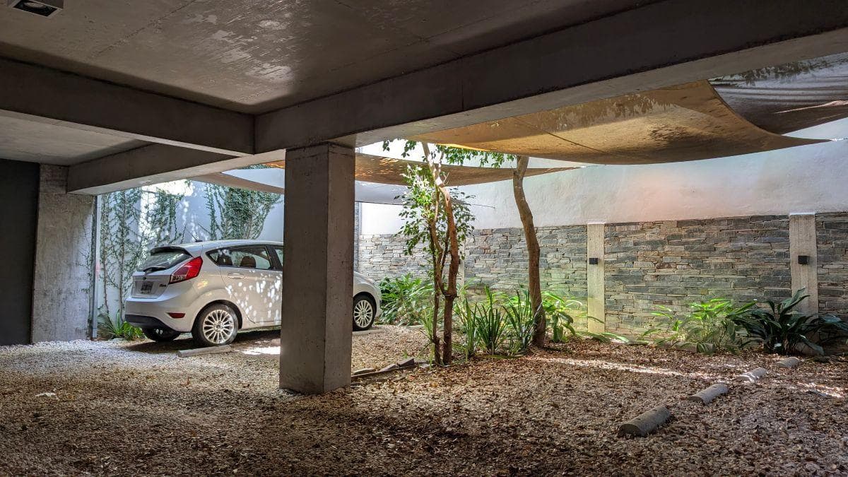 APARTMENT WITH ITS OWN TERRACE, BALCONY, AND GARAGE—TOTALING 165 M2—IN FLORIDA ESTE