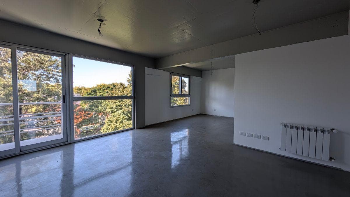 APARTMENT WITH ITS OWN TERRACE, BALCONY, AND GARAGE—TOTALING 165 M2—IN FLORIDA ESTE