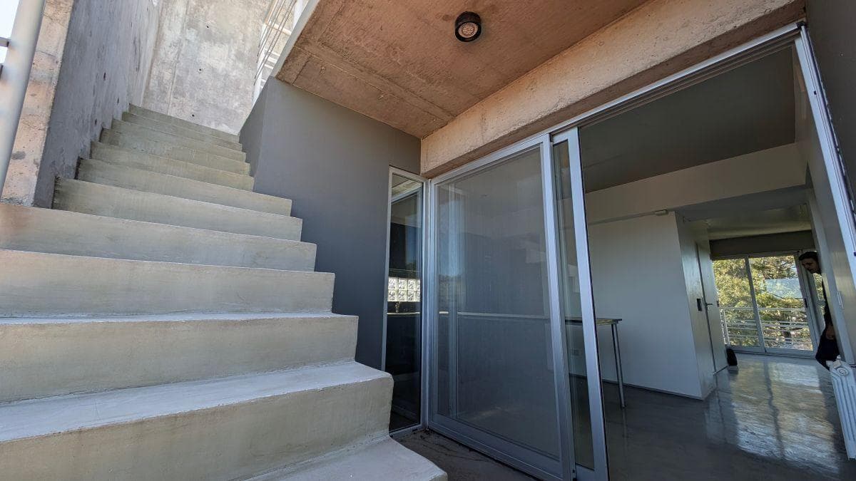 APARTMENT WITH ITS OWN TERRACE, BALCONY, AND GARAGE—TOTALING 165 M2—IN FLORIDA ESTE