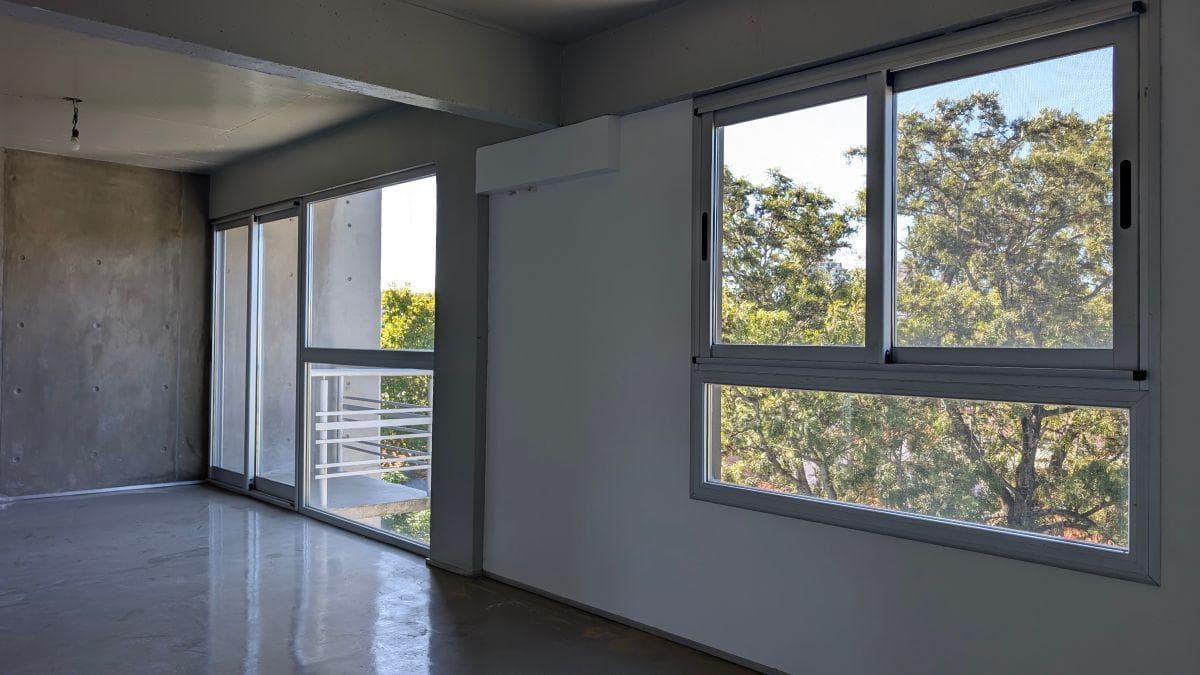 APARTMENT WITH ITS OWN TERRACE, BALCONY, AND GARAGE—TOTALING 165 M2—IN FLORIDA ESTE