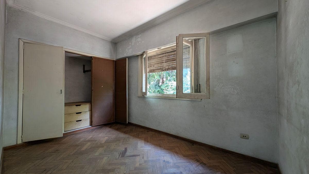 5-ROOM HOUSE WITH GARDEN IN TIGRE, IN NEED OF RENOVATION