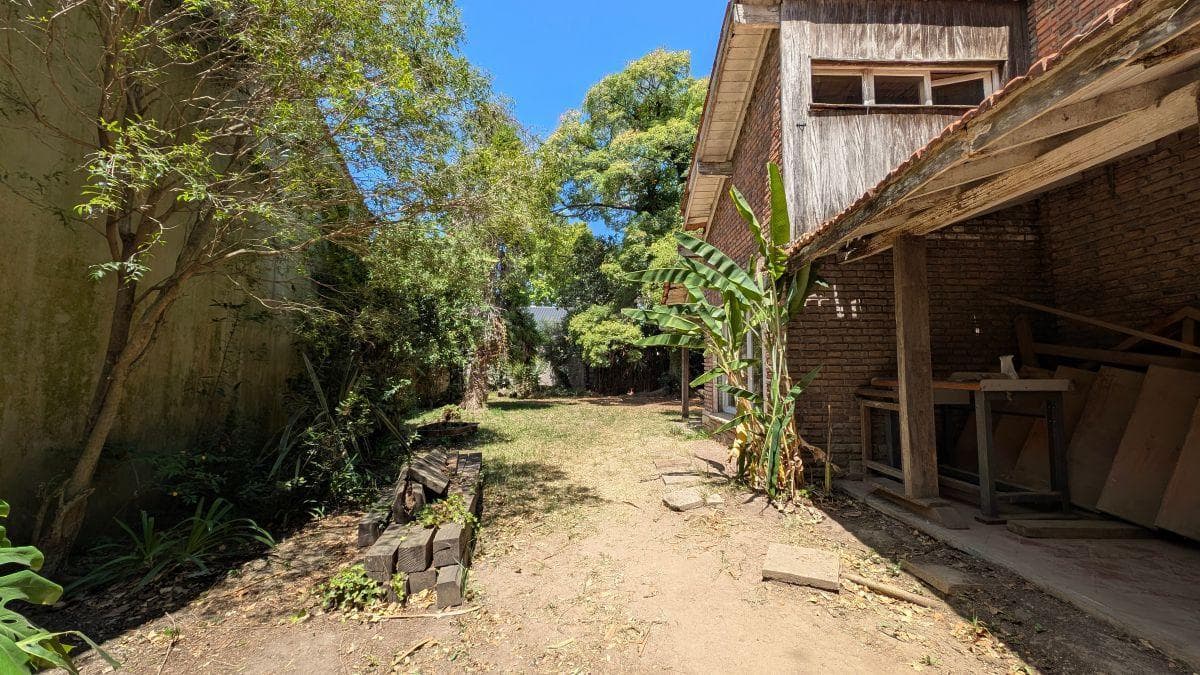 5-ROOM HOUSE WITH GARDEN IN TIGRE, IN NEED OF RENOVATION