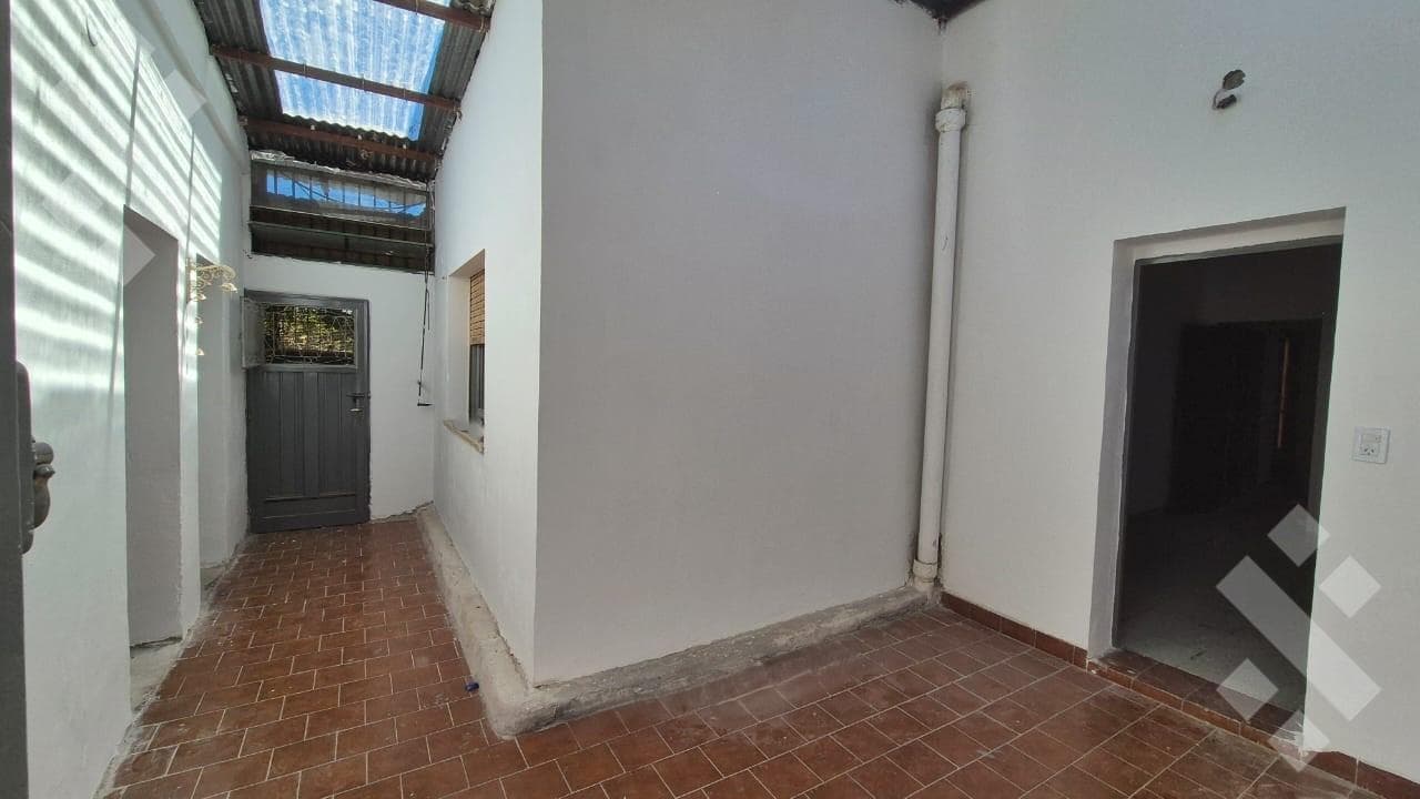 TWO HOUSES FOR SALE | LOT SUITABLE FOR DEVELOPMENT | JUAN BENIGAR 300 | NEUQUÉN