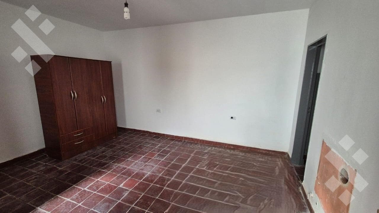 TWO HOUSES FOR SALE | LOT SUITABLE FOR DEVELOPMENT | JUAN BENIGAR 300 | NEUQUÉN