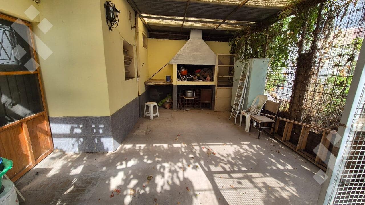 TWO HOUSES FOR SALE | LOT SUITABLE FOR DEVELOPMENT | JUAN BENIGAR 300 | NEUQUÉN