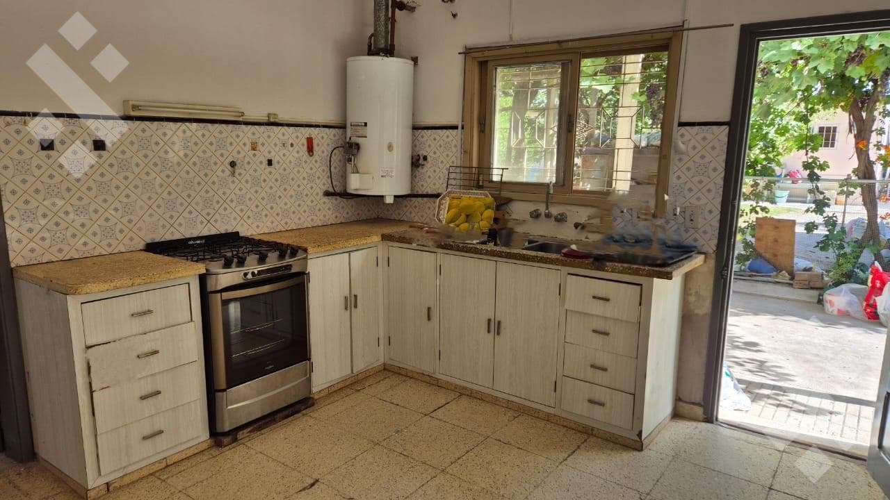 TWO HOUSES FOR SALE | LOT SUITABLE FOR DEVELOPMENT | JUAN BENIGAR 300 | NEUQUÉN