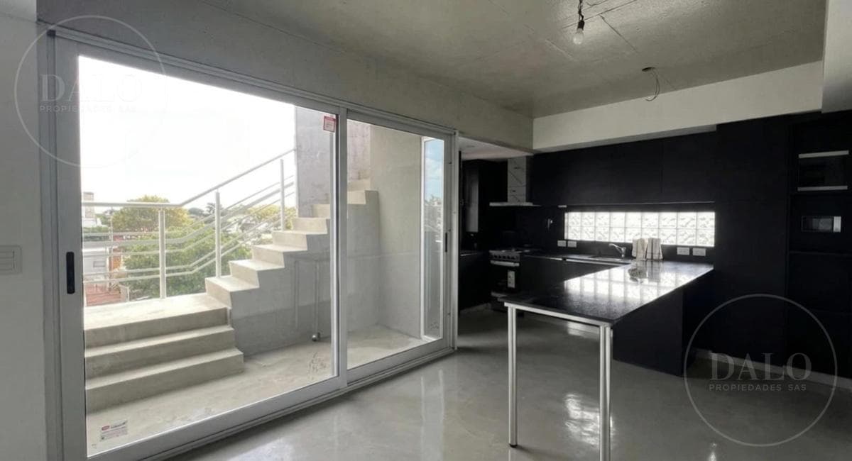 3-Bedroom Apartment for Sale (Garage, Private Terrace) in Florida