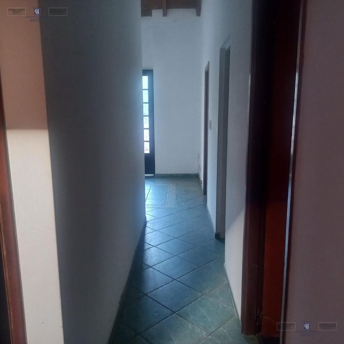 House for sale: 7 rooms, pool, grill, garage