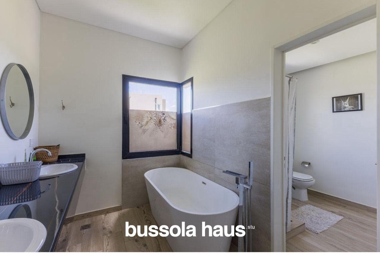 5-room house for annual rent in Riberas Puertos
