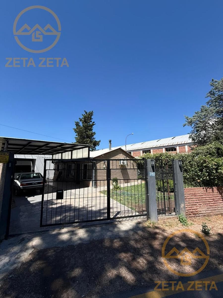House on Diagonal C. Pellegrini - General Alvear