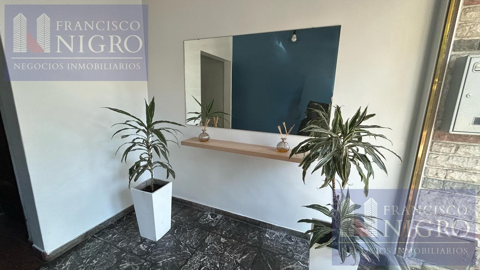 3-room apartment on the 2nd floor (accessible by stairs)—Villa del Parque