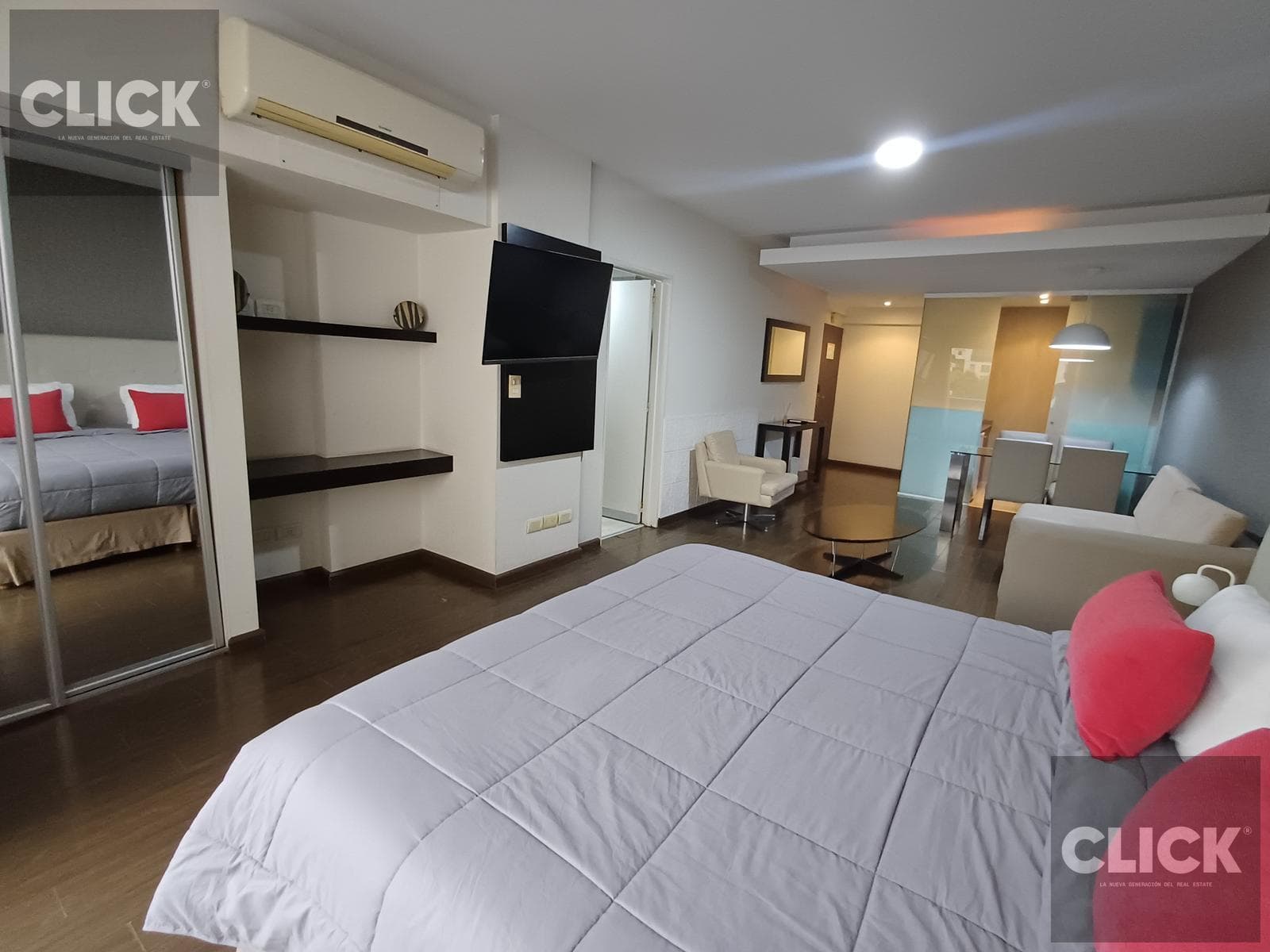 For Sale - Studio Apartment with Balcony - Bright - Recoleta