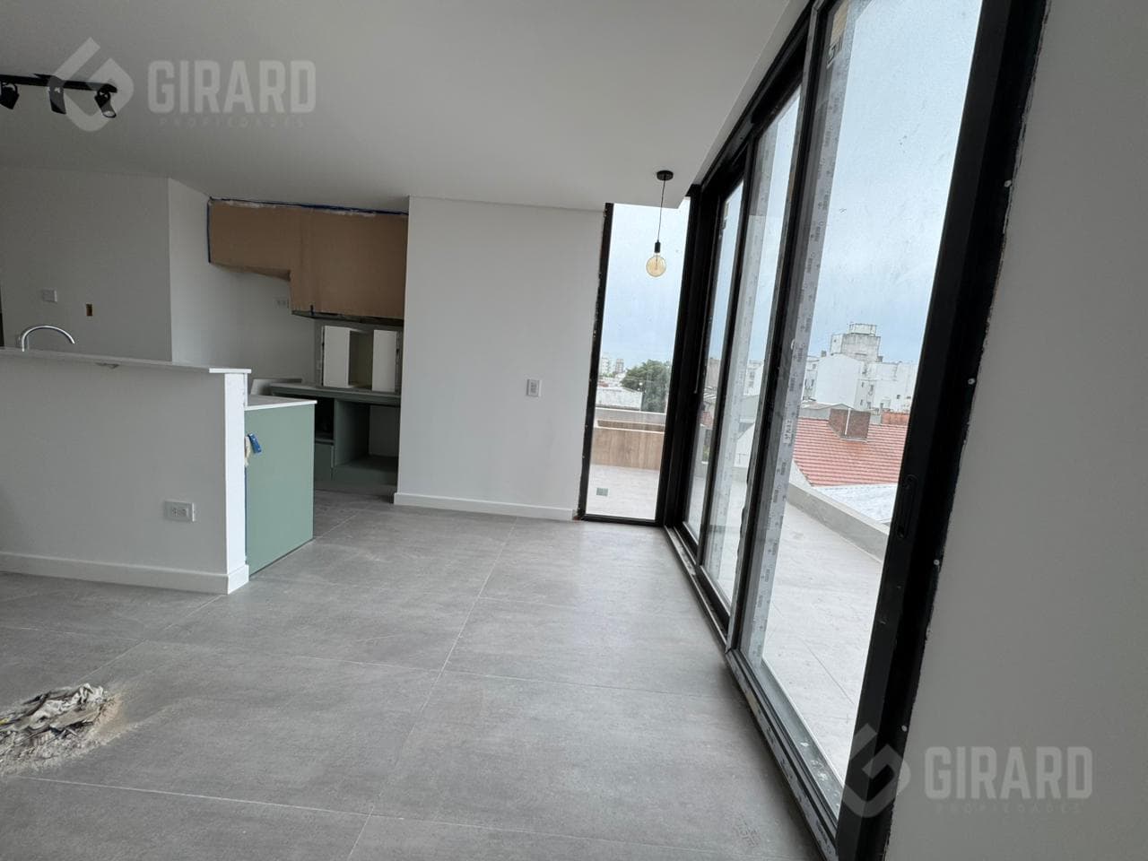 Brand-New 2-Room Apartment for Sale in the Chauvin Area