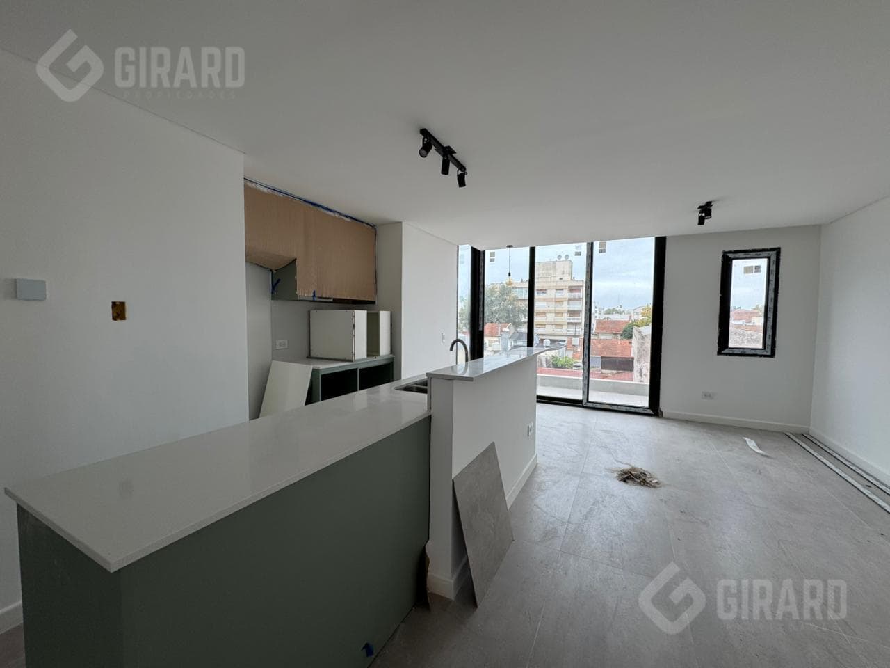 Brand-New 2-Room Apartment for Sale in the Chauvin Area