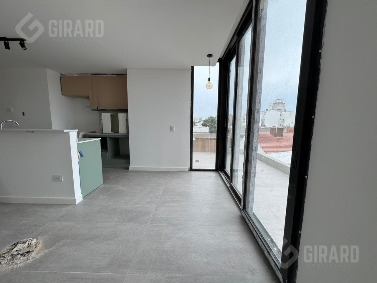Brand-New 2-Room Apartment for Sale in the Chauvin Area