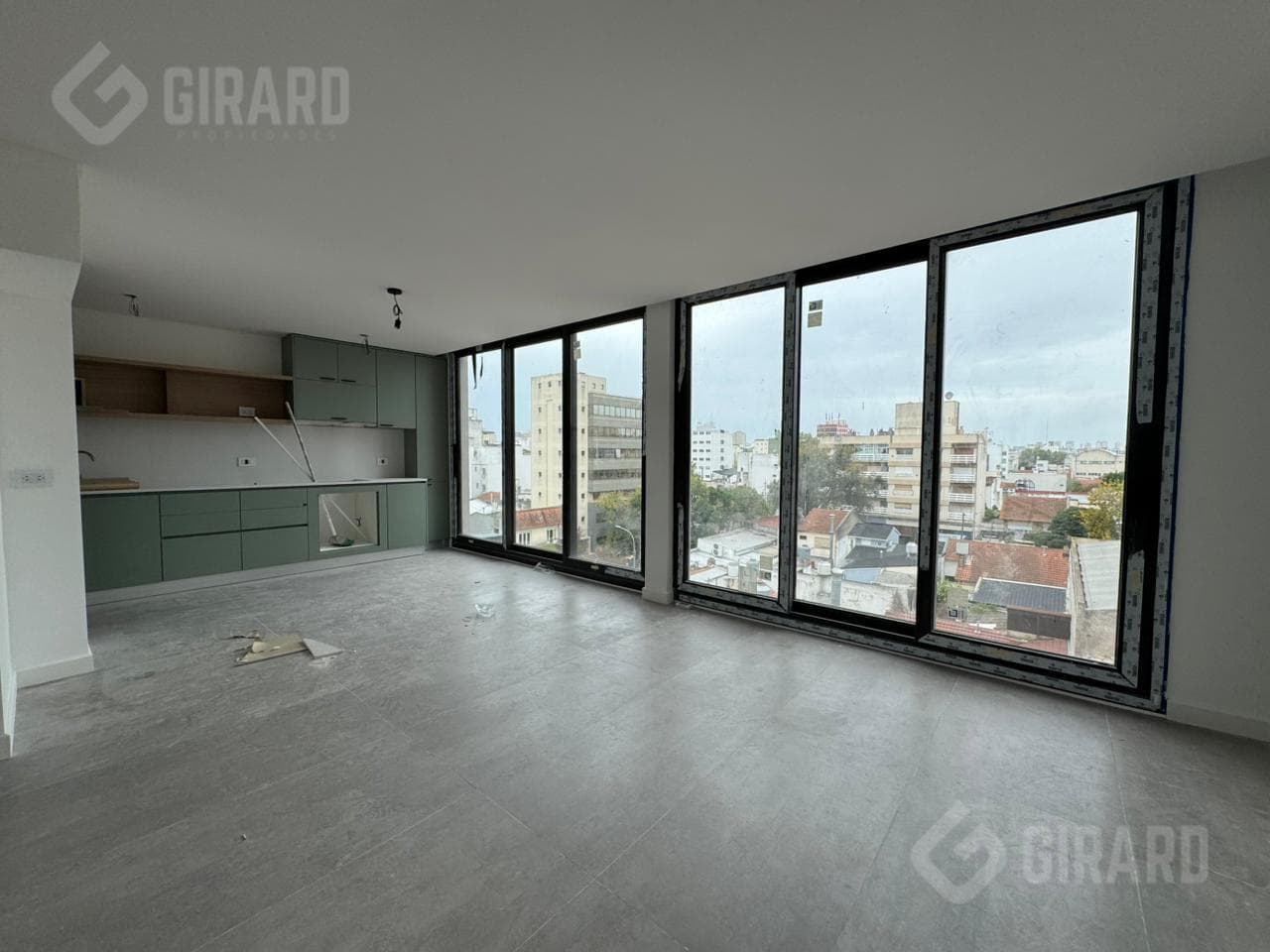 Duplex for sale in an apartment building with a private terrace in the Chauvin area