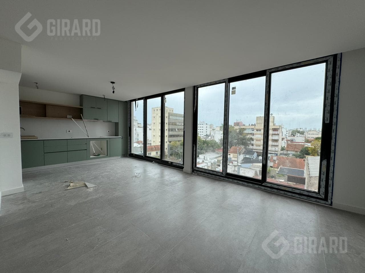 Duplex for sale in an apartment building with a private terrace in the Chauvin area