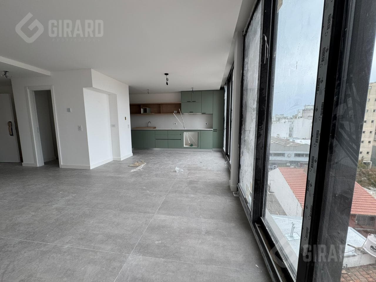 Duplex for sale in an apartment building with a private terrace in the Chauvin area
