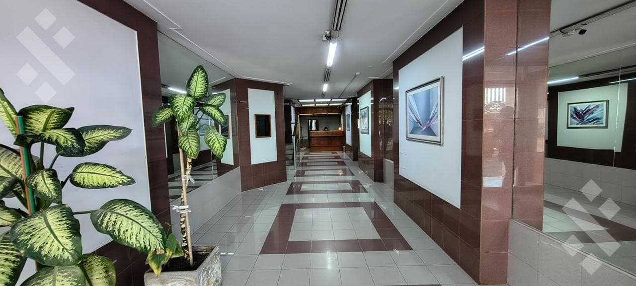 OFFICE FOR RENT - DOWNTOWN - NQN