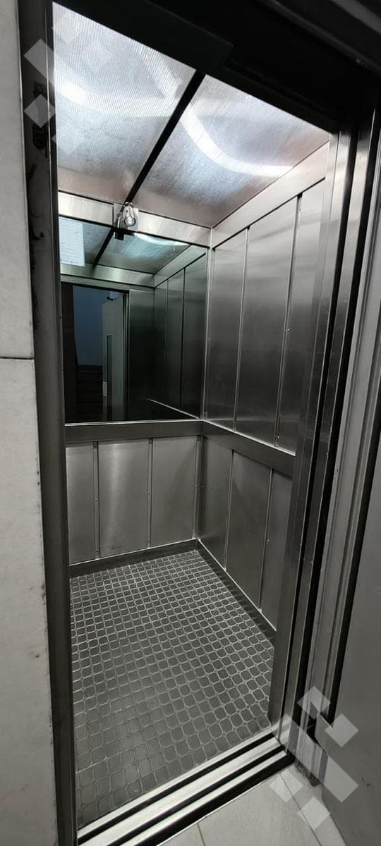 OFFICE FOR RENT - DOWNTOWN - NQN