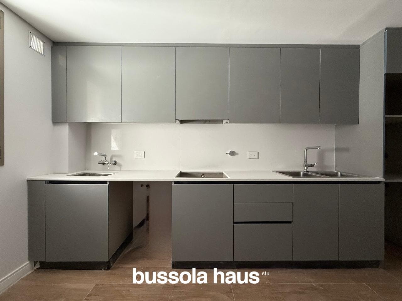 3-room apartment for sale with a terrace and barbecue in Palermo.