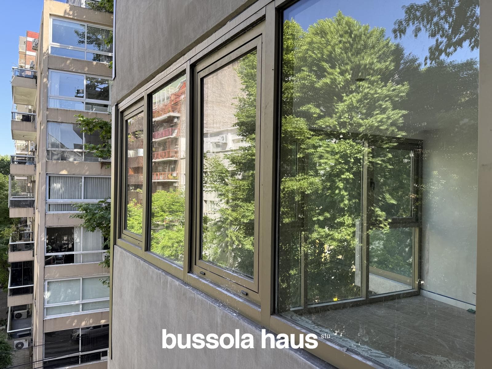 3-room apartment for sale with a terrace and barbecue in Palermo.