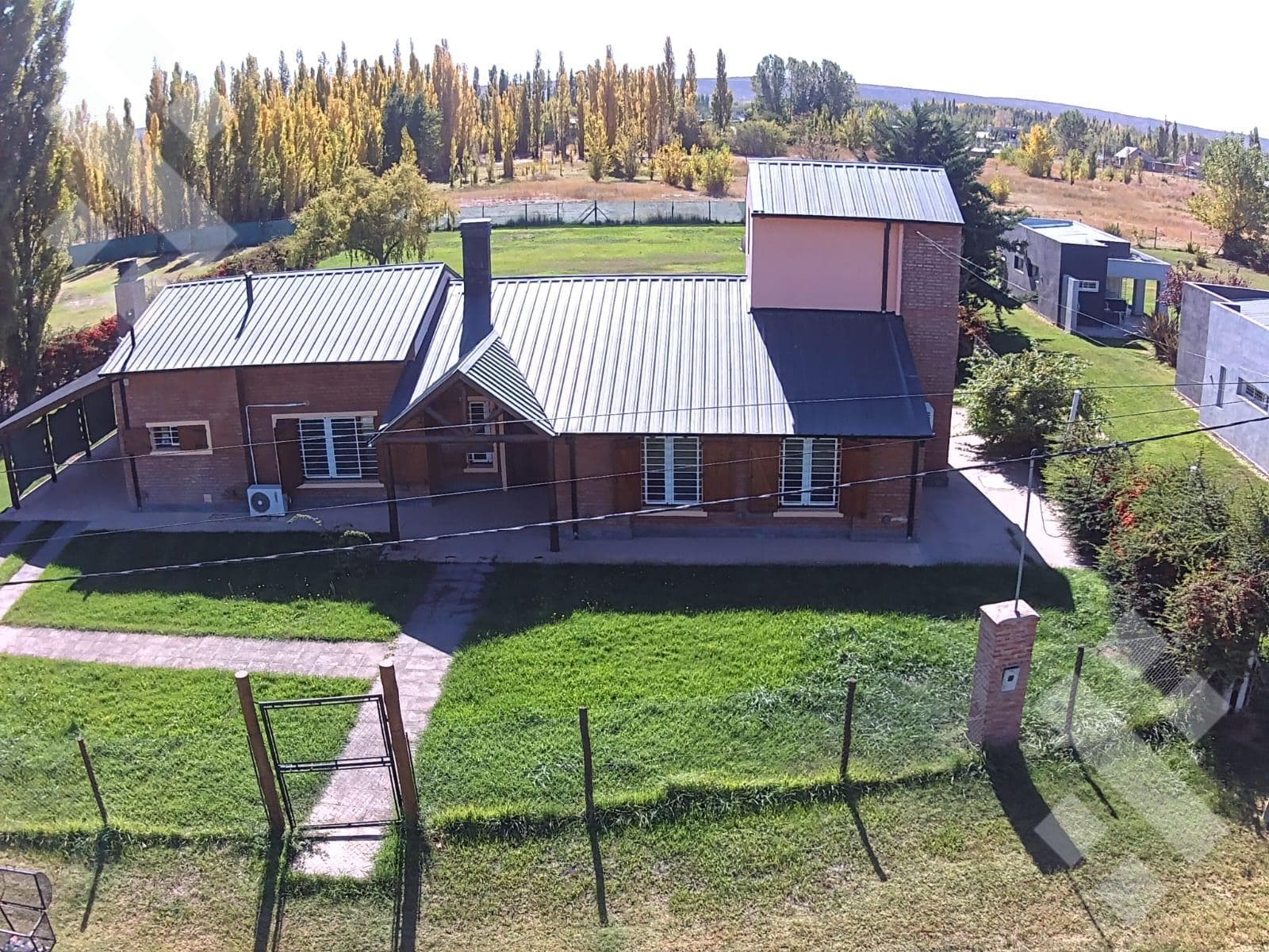 HOUSE FOR SALE IN THE KNUDSEN NEIGHBORHOOD