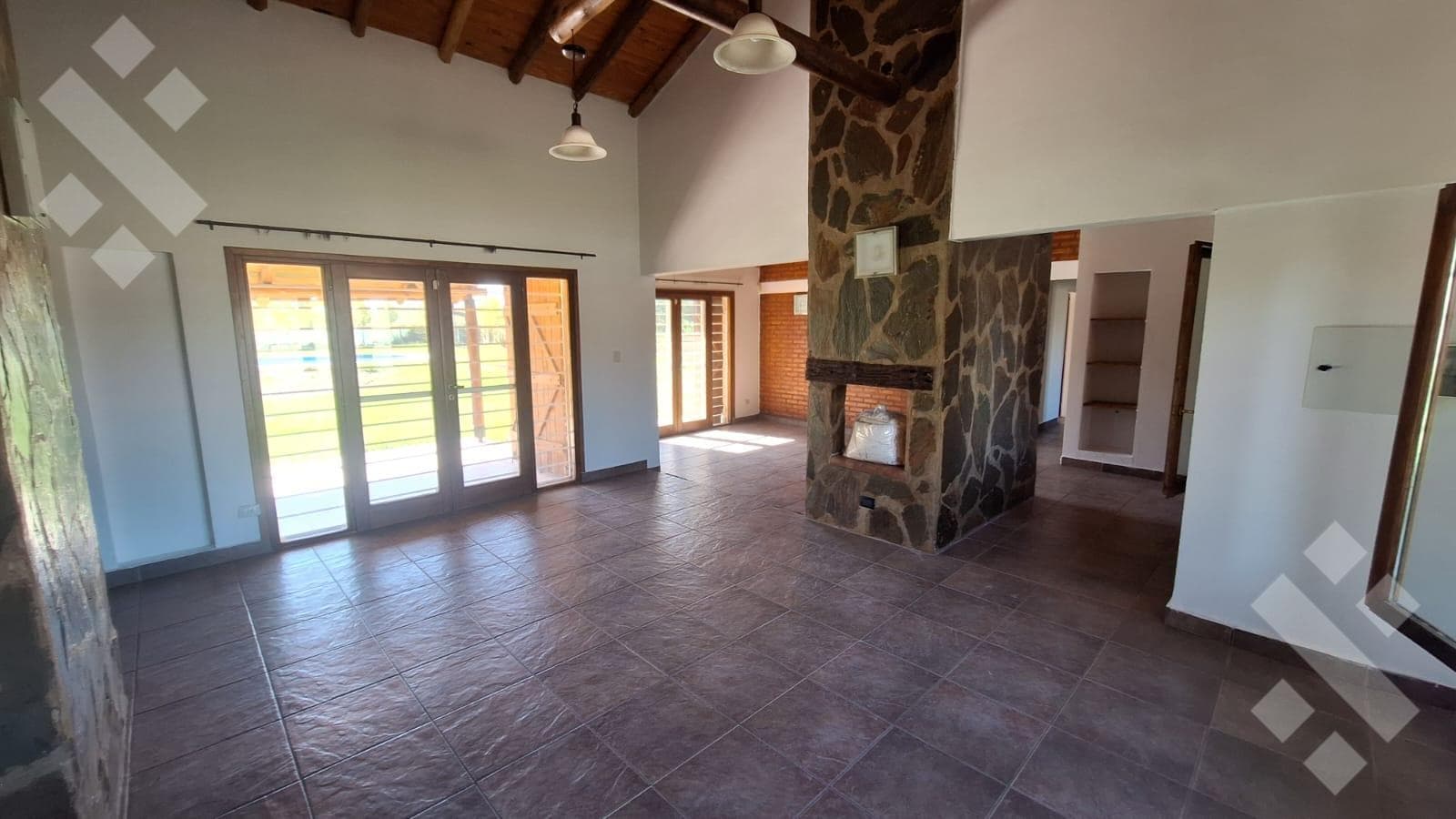 HOUSE FOR SALE IN THE KNUDSEN NEIGHBORHOOD