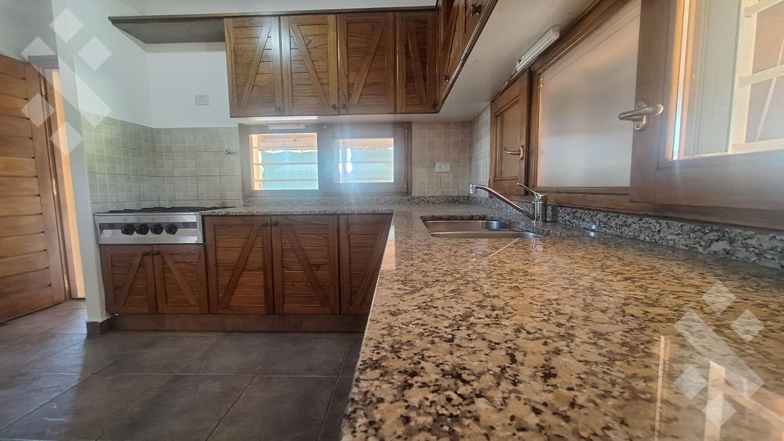 HOUSE FOR SALE IN THE KNUDSEN NEIGHBORHOOD