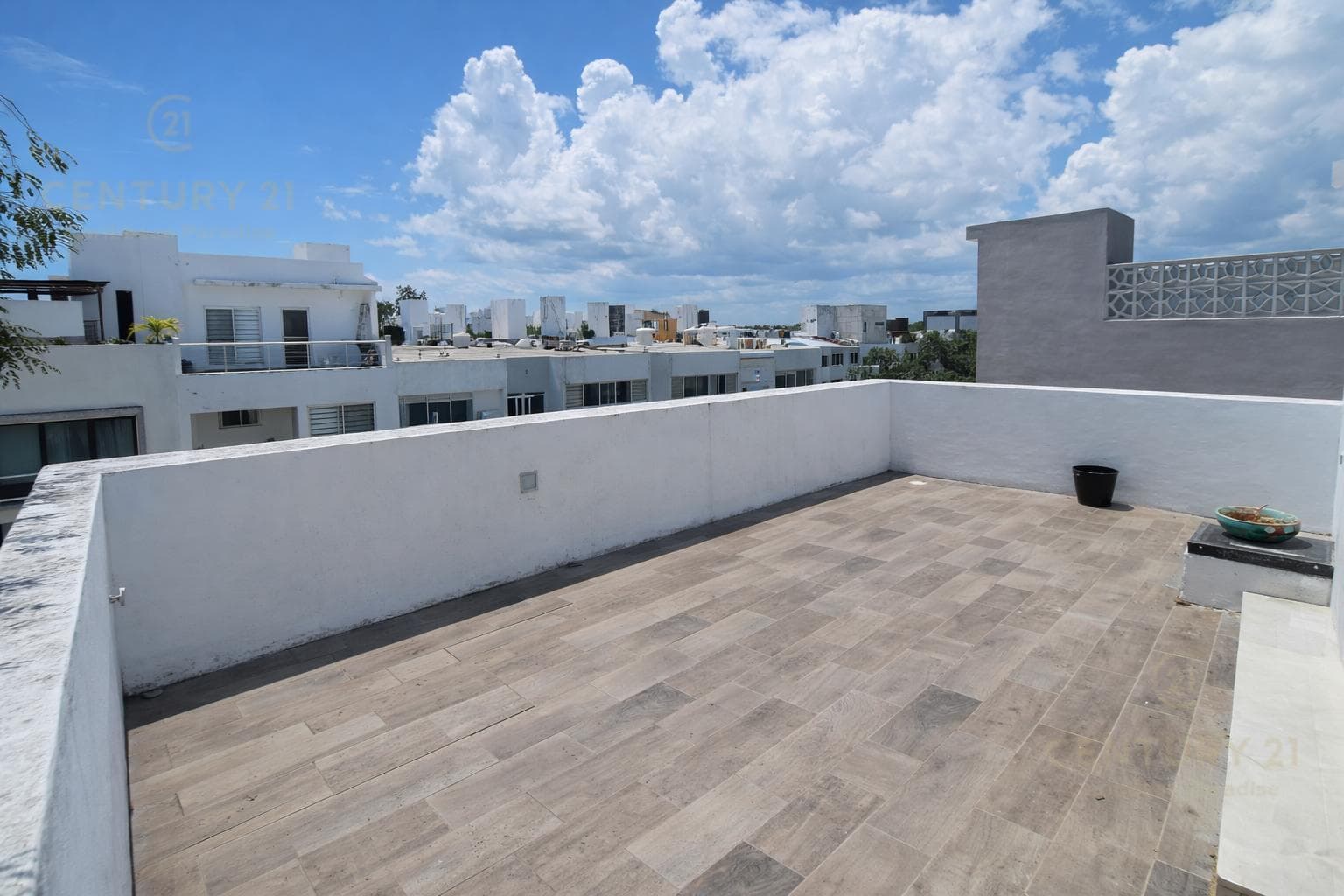 House for sale with extra land, a hot tub, and a private pool in Playa del Sol, Playa del Carmen P4568