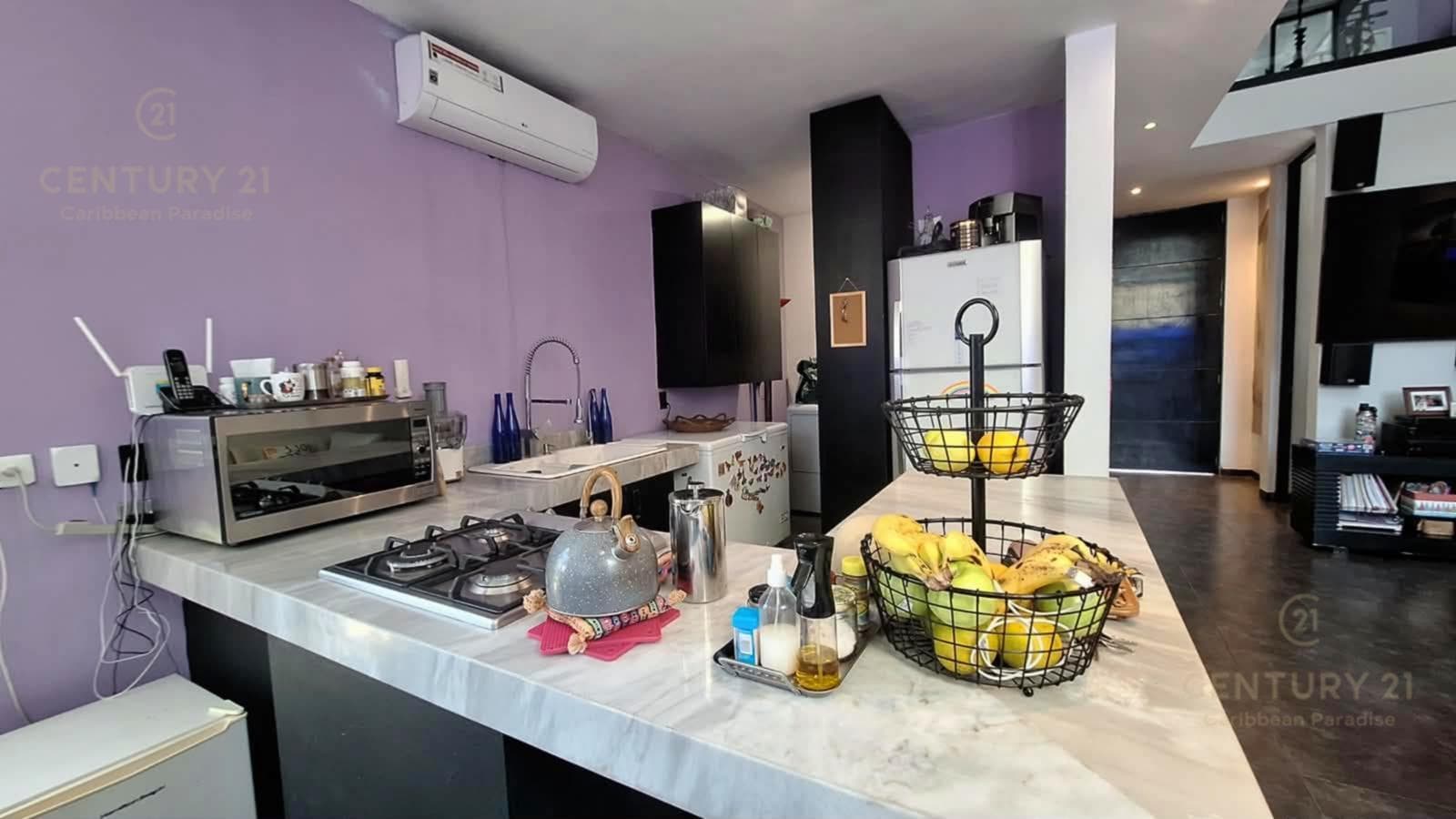 House for sale with extra land, a hot tub, and a private pool in Playa del Sol, Playa del Carmen P4568