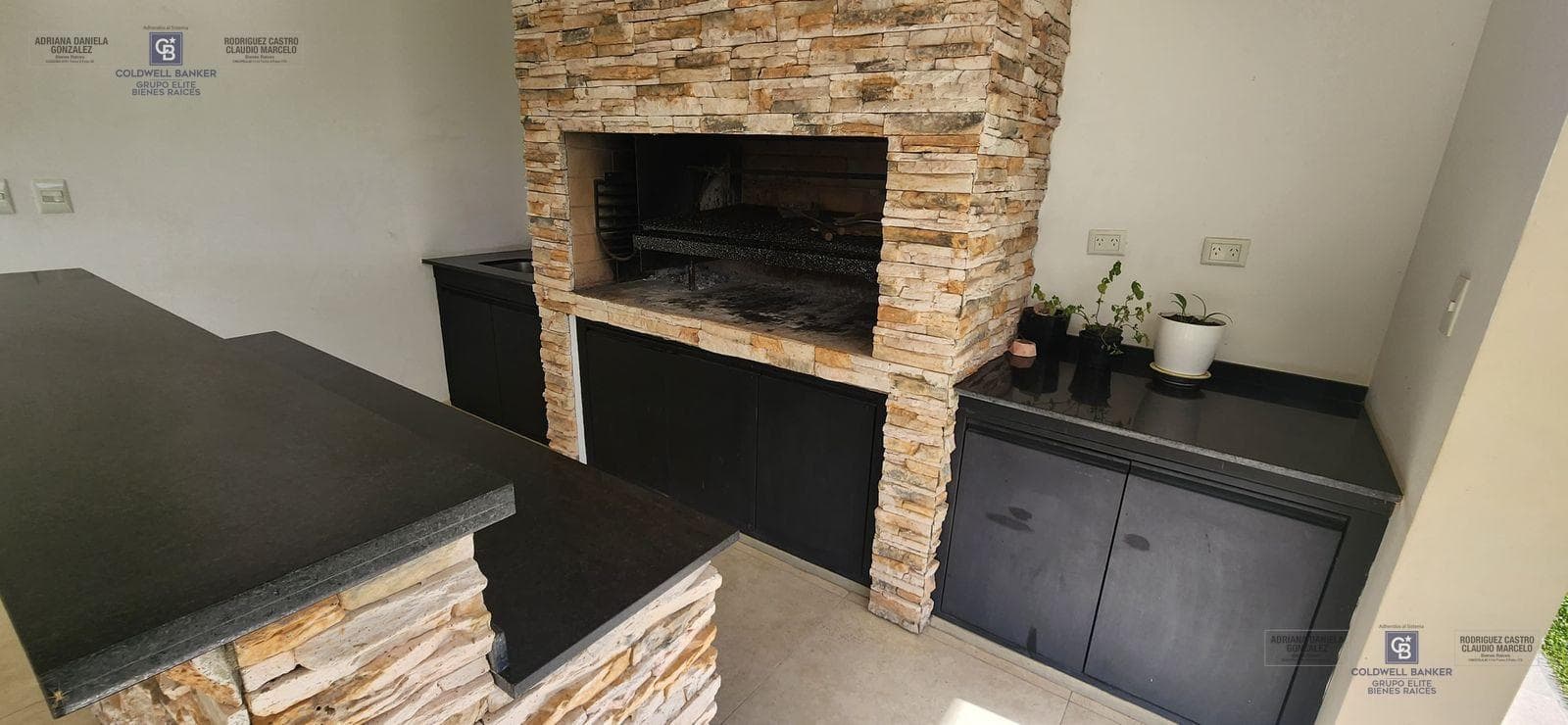 5-Room House for Sale in AREA 60 Country, South Zone