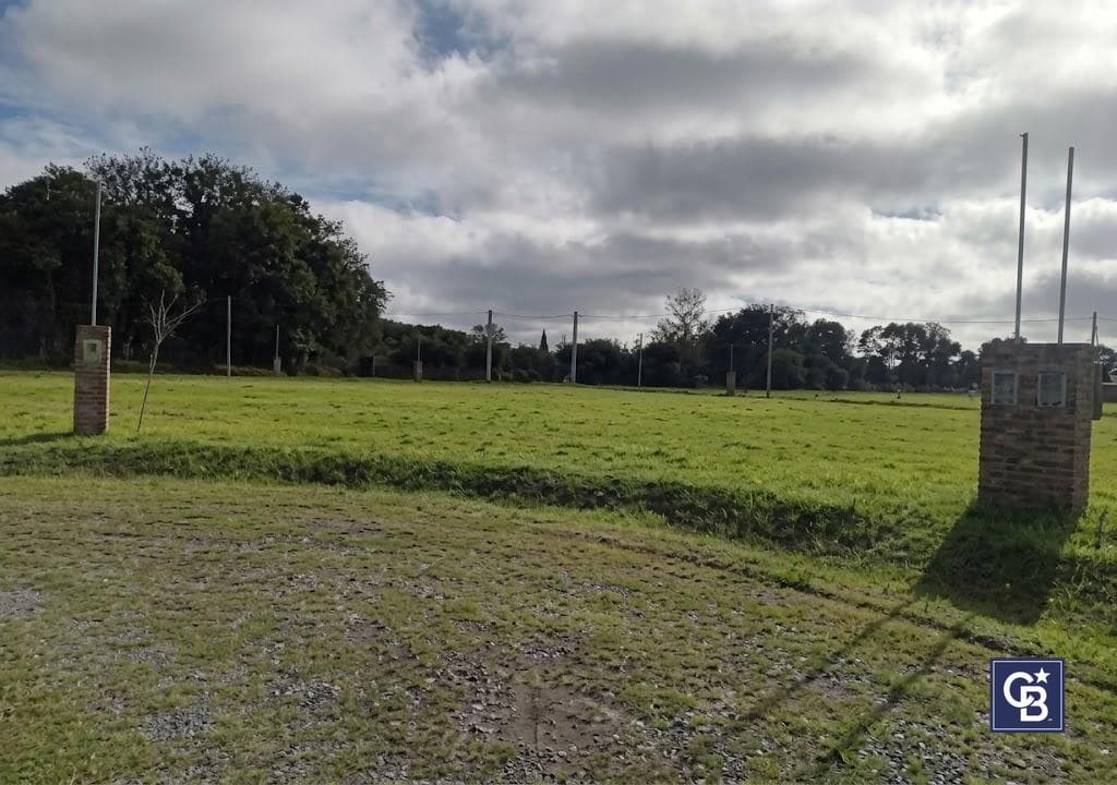 588 m² lot for sale in a cul-de-sac in the semi-gated Las Lomas de Escobar neighborhood