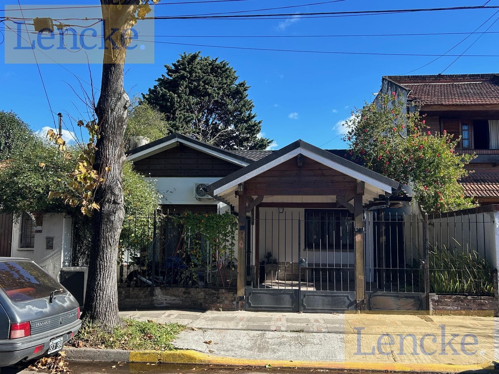 Olivos, for sale, fully renovated house, 3 bedrooms, garden with pool