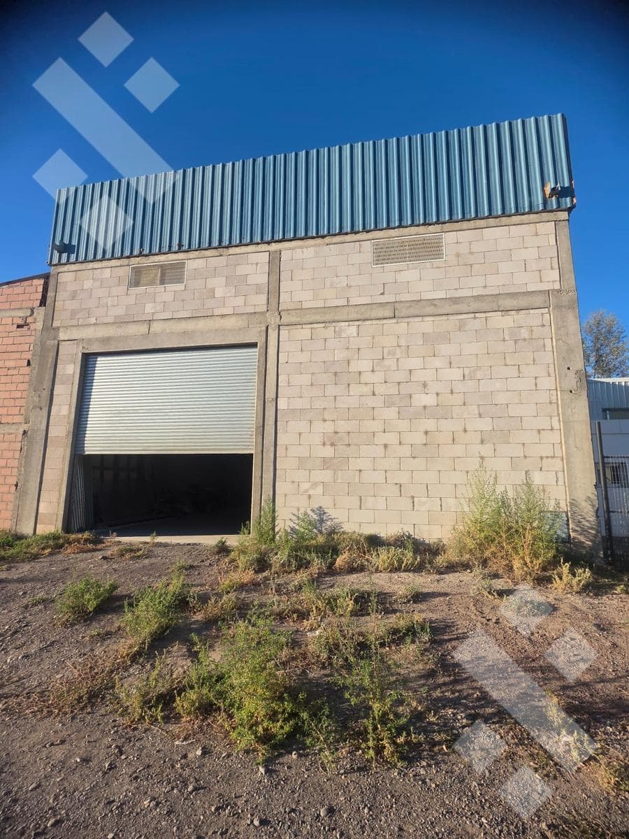 For Rent | 288 m2 Warehouse | Pellegrini Street | Plottier