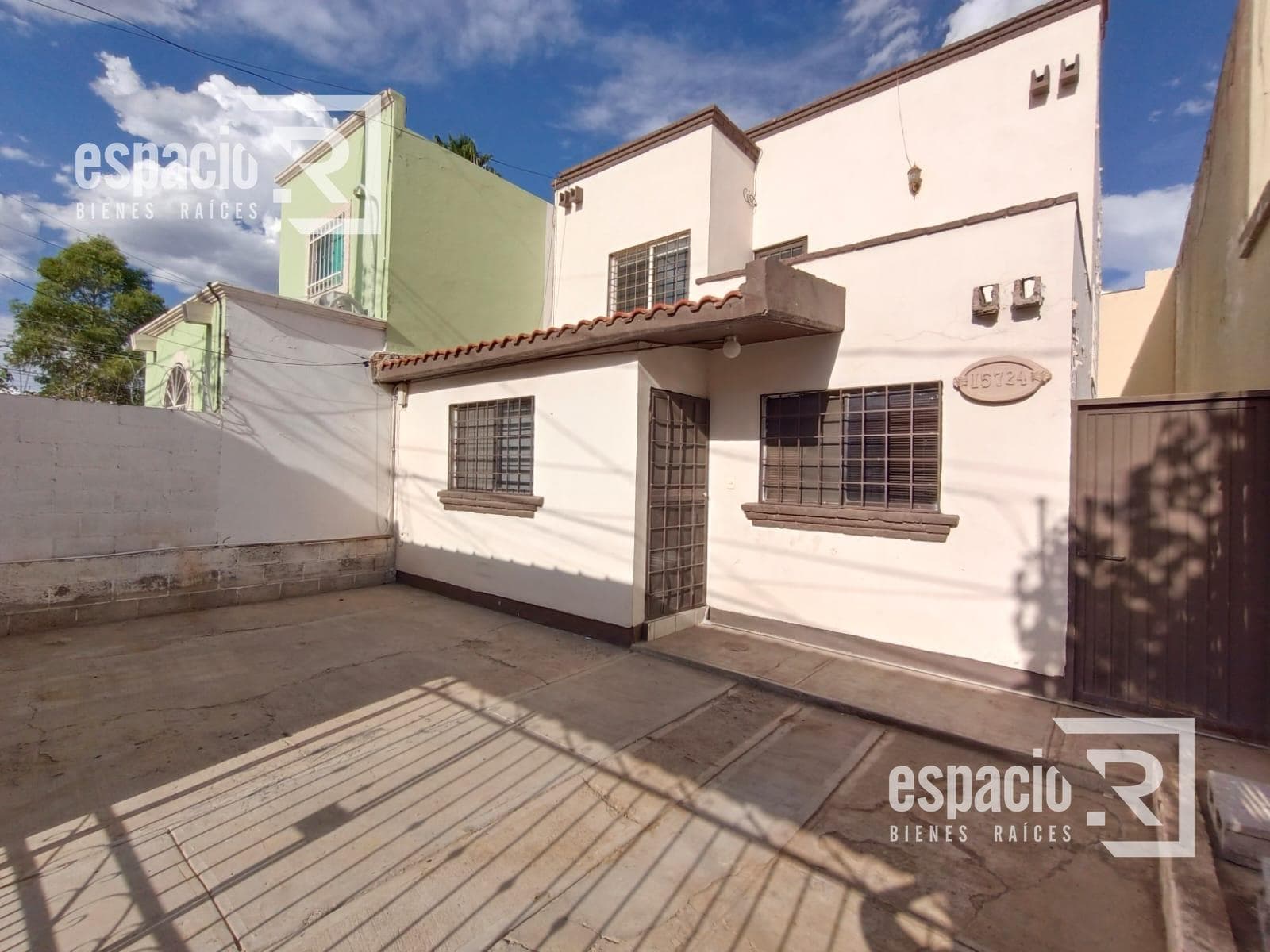 HOUSE FOR SALE WITH A BEDROOM ON THE GROUND FLOOR IN PASEOS DE CHIHUAHUA