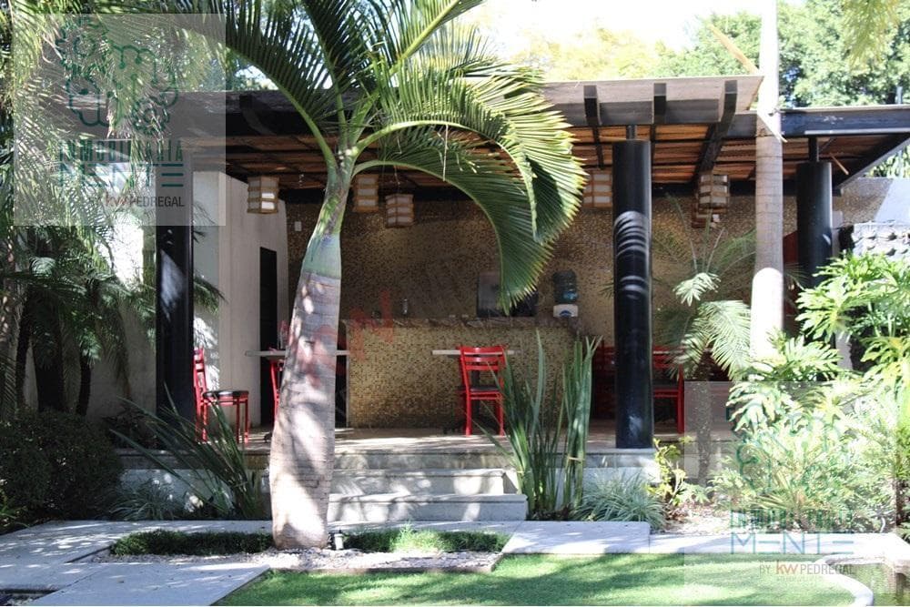 CORPORATE MEDICAL FACILITY FOR SALE IN VISTA HERMOSA, CUERNAVACA, MORELOSHouse