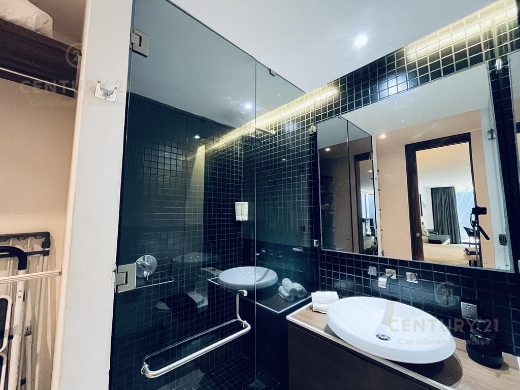 Spacious 71-square-meter studio for sale in Riva, just steps from the ocean in Playa del Carmen P4569