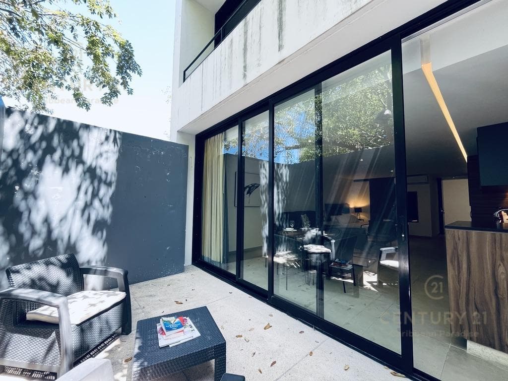 Spacious 71-square-meter studio for sale in Riva, just steps from the ocean in Playa del Carmen P4569