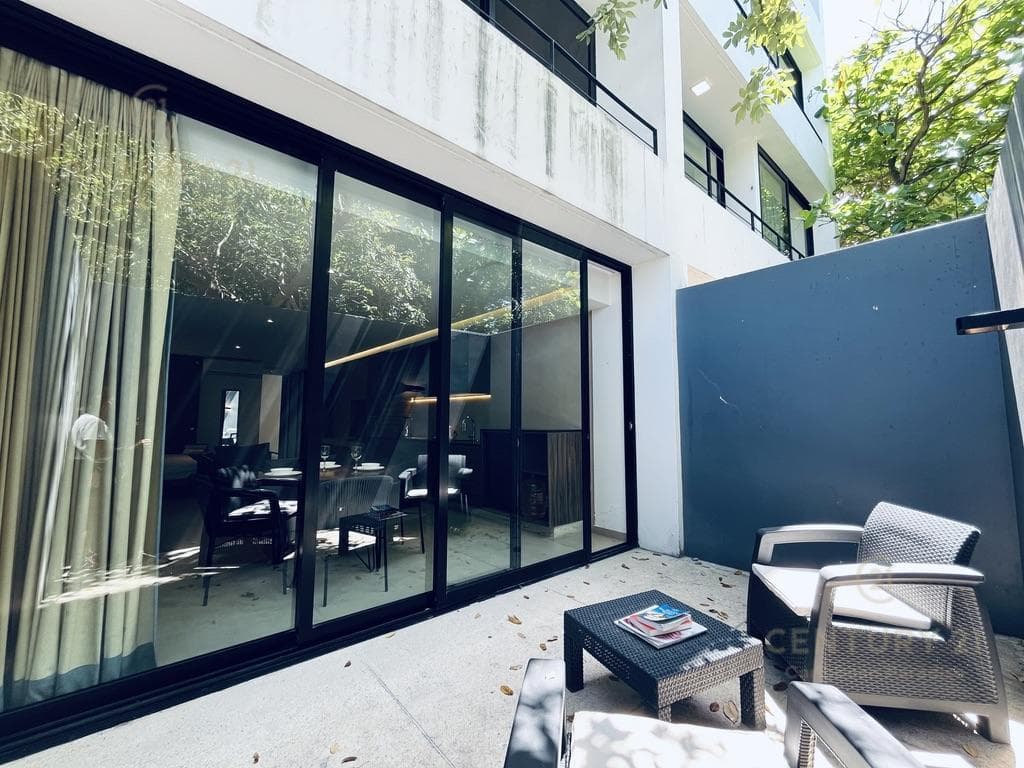 Spacious 71-square-meter studio for sale in Riva, just steps from the ocean in Playa del Carmen P4569