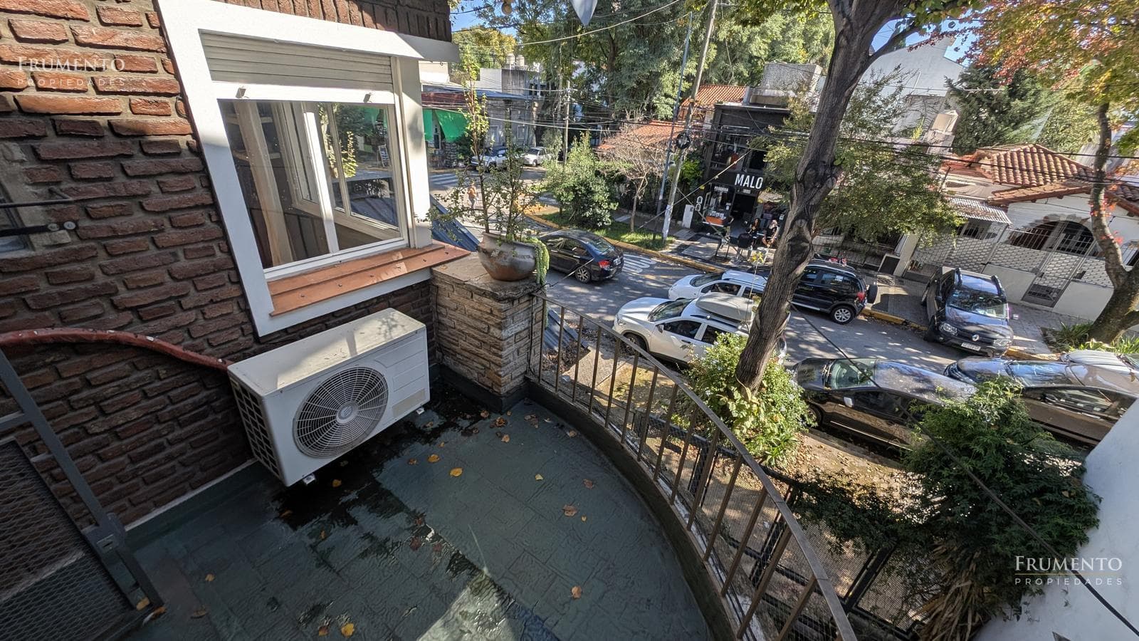 5-Room House with Garden and Pool in Florida, Just a Few Meters from Maipu Avenue