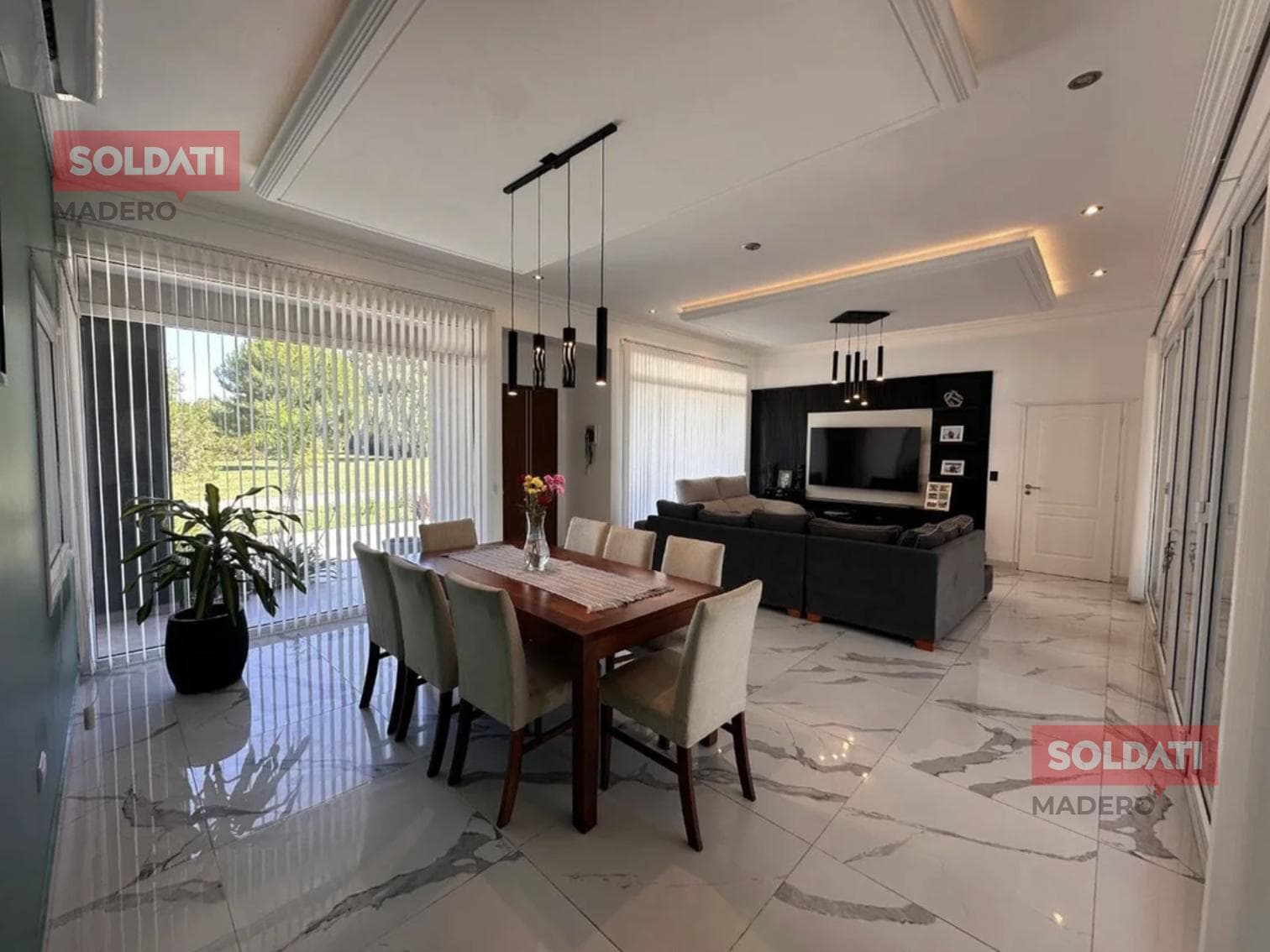 House for Sale in La Candida Country Club: 4 Bedrooms - Pool