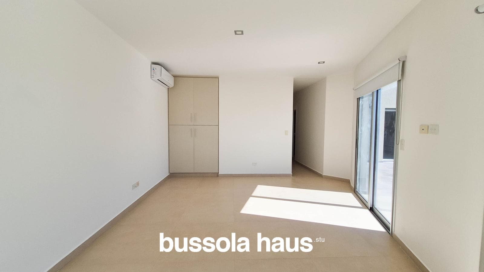 3-Bedroom Lakefront House in El Canton Islas